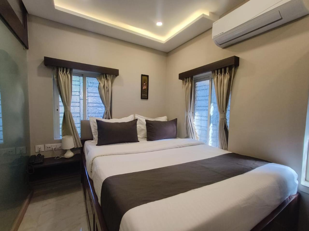 Rose Hotel